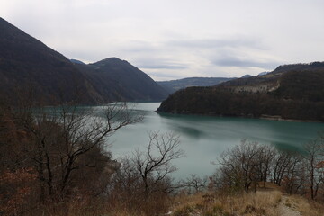 Lac Notre Dame de Commiers, village de Saint Martin de la Cluze, d&eacute;partement de l'Is&egrave;re, France