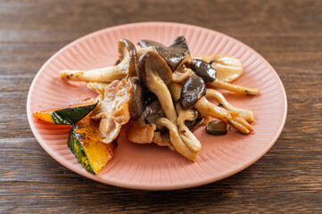 きのこと豚肉とかぼちゃの炒め物