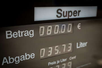 Tankstelle Anzeige Zapfs&auml;ule