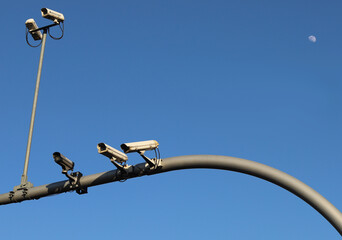 Kamery uliczne - jesteśmy pod kontrolą - współczesna technologia pozwala śledzić każdy nasz...