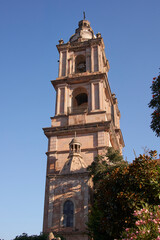 Fototapeta na wymiar Church of the center of Valle de Bravo in Mexico