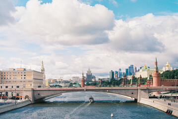 Obraz premium View of the city and the river