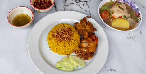 Mixed Thai and Muslim Food Selections 