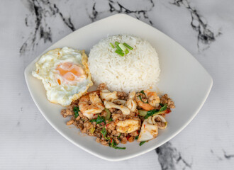 Mixed Thai and Muslim Food Selections 
