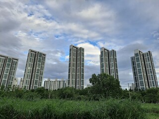 Obraz premium High rise downtown apartments in riverside at the sunset in Seoul, South Korea