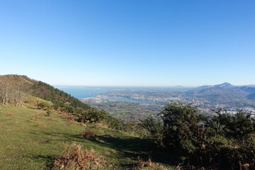 Fototapeta na wymiar Panorama sur la baie de Txingudi : hendaye, Irun, Fontarrabie