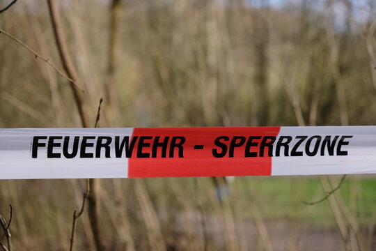 Absperr Flatterband Feuerwehr Sperrzone Symbolbild