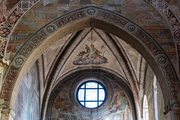Fototapeta na wymiar Abbazia di Chiaravalle, interno
