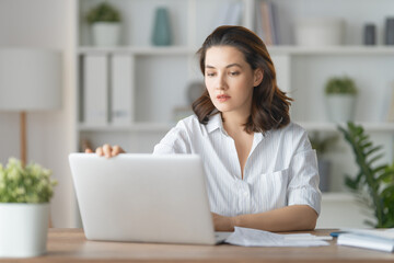 Fototapeta premium woman working in the office