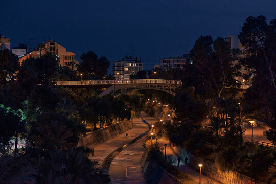 Panorama of the vinalopo river in the city of elche at night