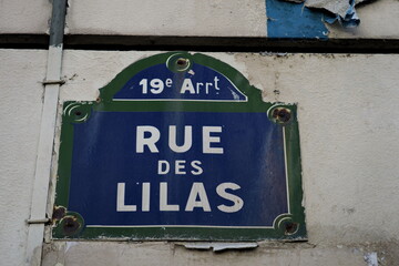Rue des Lilas. Plaque de nom de rue. Paris.