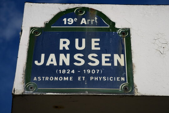 Rue Janssen. (1824-1907). Astronome et physicien. Plaque de nom de rue. Paris.