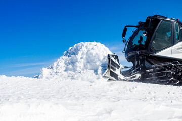chasse-neige en action