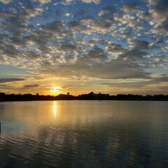 Fototapeta na wymiar sunset over the lake. Sunset. Thailand. 