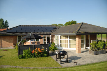 House with solar panels - 492591998