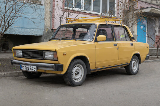 CHISINAU, MOLDOVA-MARCH 14, 2022: 1980 VAZ-2105 Zhiguli (LADA 2105, Lada Riva)