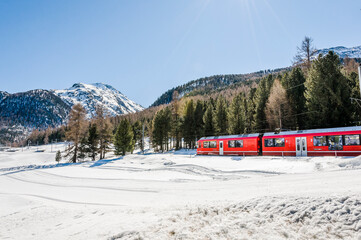 Pontresina, Berninabach, Berninapass, Val Bernina, Winter, Wintersport, Wanderweg, Langlauf, Langlaufloipe, Oberengadin, Graubünden, Alpen, Schweiz