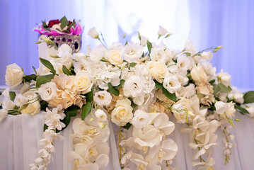 wedding table. rose flower decor