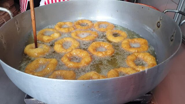 Sale of Peruvian picarones in the streets