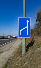 Panneau de r&eacute;tr&eacute;cissement de chauss&eacute;e