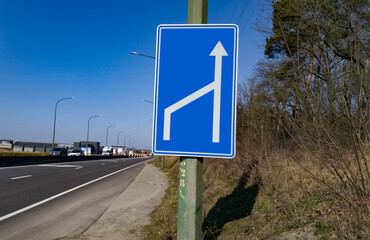 Panneau de r&eacute;tr&eacute;cissement de chauss&eacute;e