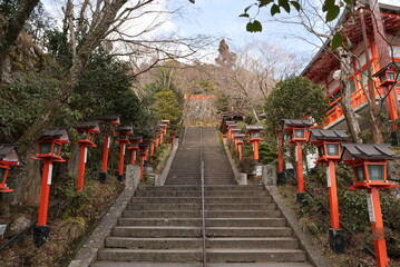 Obraz premium きつい階段