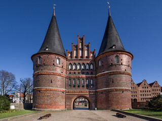 Fototapeta na wymiar Welterbe Baudenkmal Holstentor Lübeck
