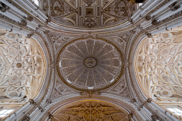 Obraz premium Interior view and decorative detail from the magnificent Mosque of Cordoba