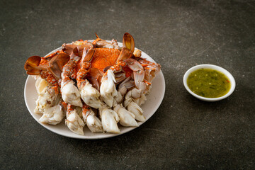 Steamed blue crab with spicy seafood sauce