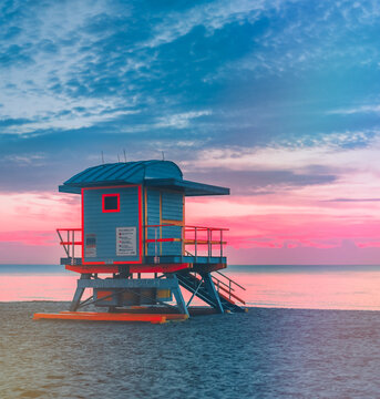 Lifeguard Tower On The Beach Sunrise Beautiful Colors Miami Usa Florida 