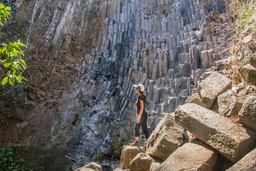 Basalt rock columns at the Los Tercios waterfall, Suchitoto, El Salvador - obrazy, fototapety, plakaty