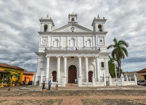 Exterior of the beautiful colonial Santa Lucía church in Suchitoto, El Salvador