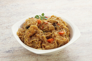 Wok Udon with chicken curry