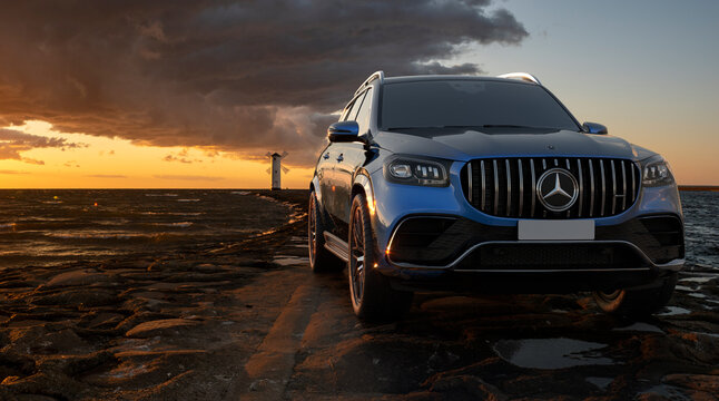 Mercedesie GLS SUV