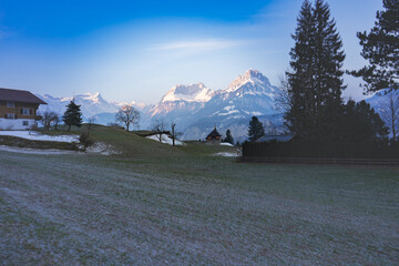 Flumserberg: Skiers, snowboarders, carvers, families all enjoy their time on the ski runs of winter...