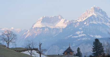 Flumserberg: Skiers, snowboarders, carvers, families all enjoy their time on the ski runs of winter...