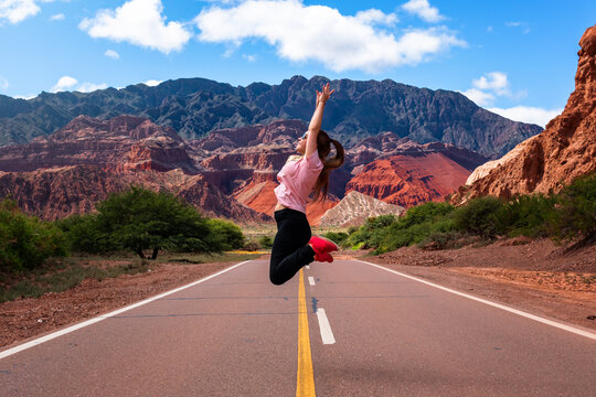 Turista pasandola bien en la quebrada de las conchas, Cafayate