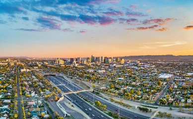 Schilderijen op glas Phoenix, Arizona, VS Downtown Skyline Drone-antenne © Kevin Ruck