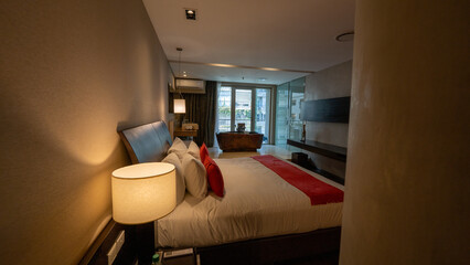 habitacion de hotel con bañera