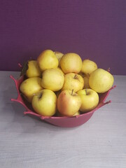 apples in a basket