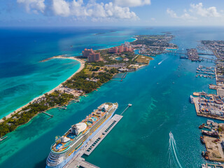 Aerial view of Nassau Harbour with Paradise Island on the left and Nassau downtown on the right, Nassau, New Providence Island, Bahamas. 