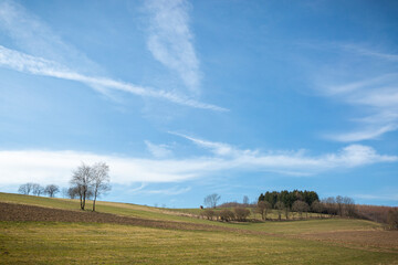 Fototapeta na wymiar Landschaft im März in Deutschland
