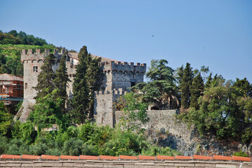 Il castello di Levanto in Liguria. - obrazy, fototapety, plakaty