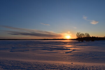 lever du soleil en Laponie finlandaise 