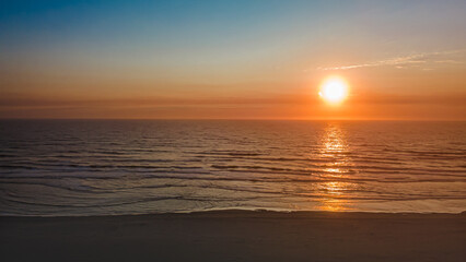 Fototapeta premium Classic ocean sunset shot colors.