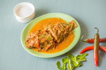 Fried fish in red curry