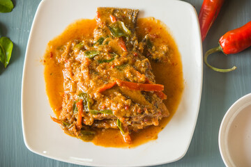 Fried fish in red curry