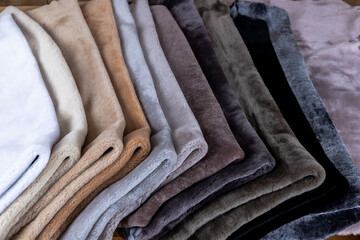 Leather fabrics obtained from natural animals, not yet processed. Leathers used for clothing