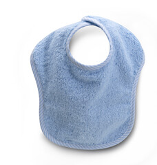 Babero  azul de bebé aislado sobre fondo blanco. Baby bib isolated on white background