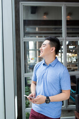 man wearing a blue T-shirt